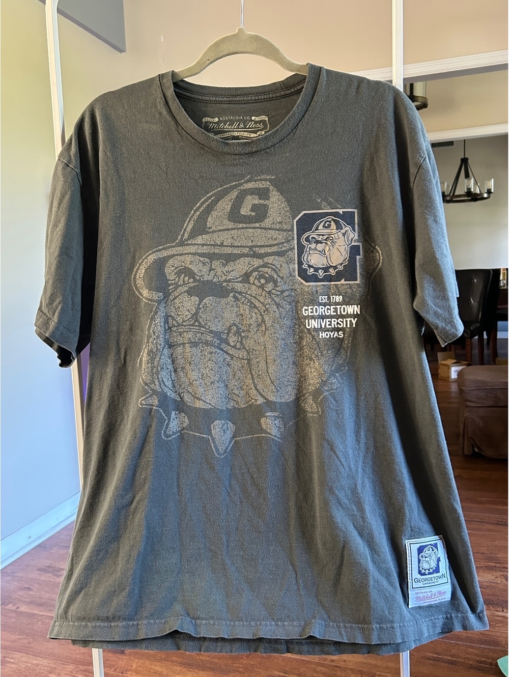 Mitchell & Ness Georgetown University Hoyas Vintage Graphic T-Shirt XL